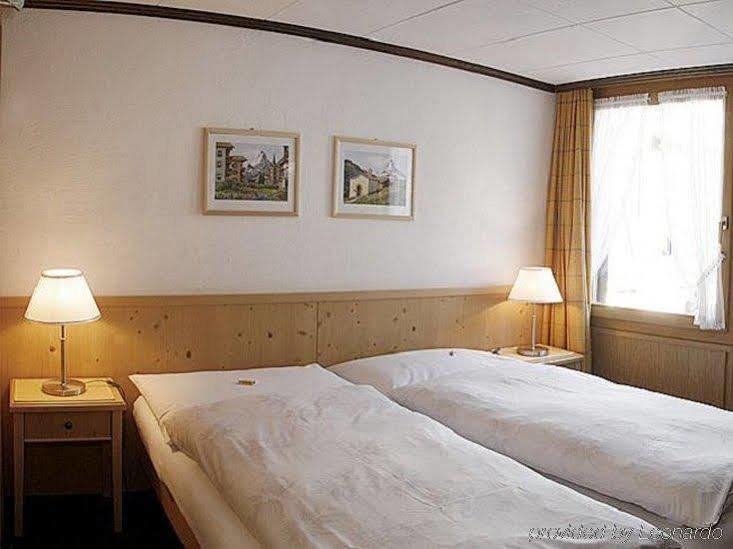 Petit Helvetia Budget Hotel Zermatt Pokój zdjęcie