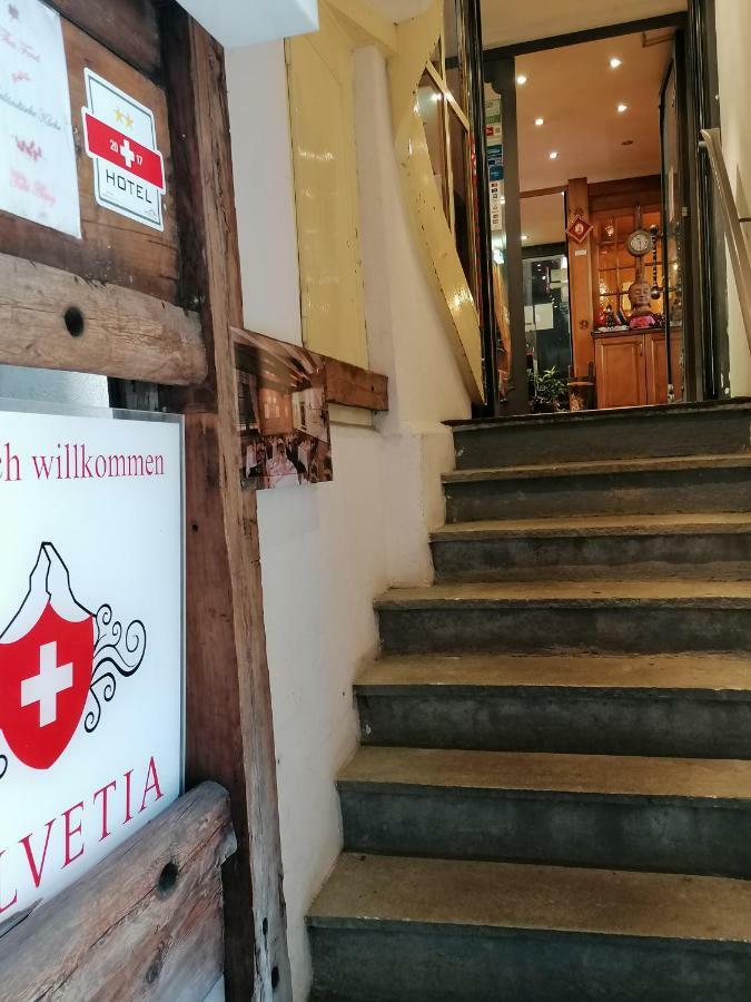 Petit Helvetia Budget Hotel Zermatt Zewnętrze zdjęcie