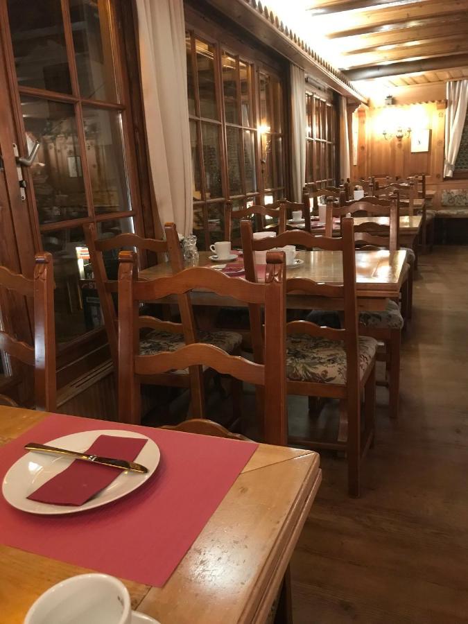 Petit Helvetia Budget Hotel Zermatt Zewnętrze zdjęcie